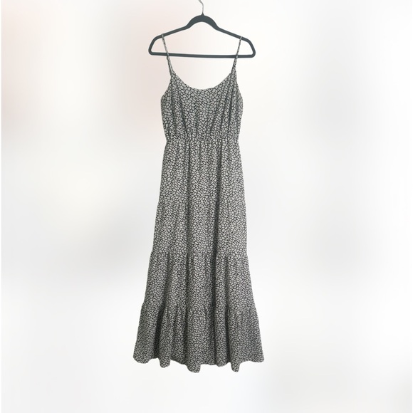 Michael kors black and white tiered maxi dress size medium - Picture 4 of 13